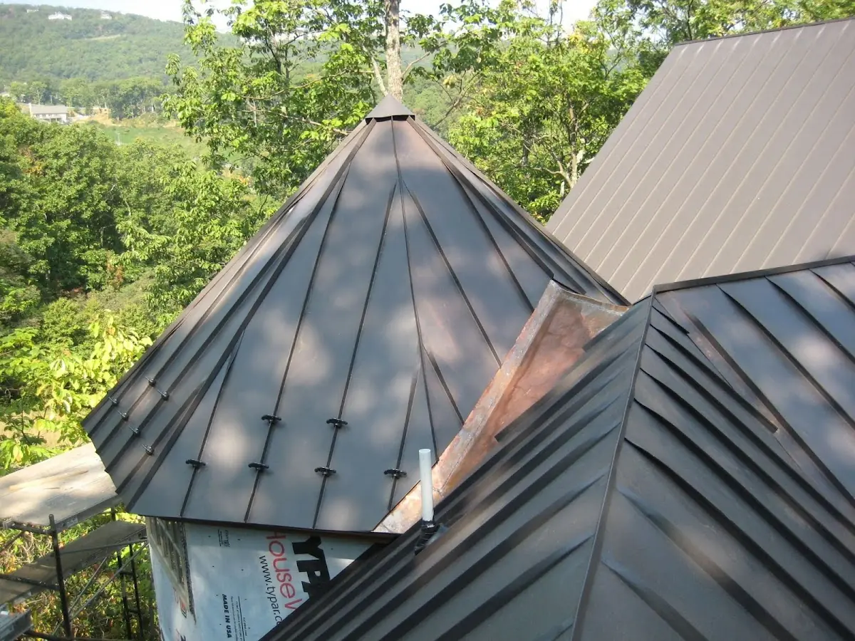 Professional Roof Tarp Installation by Craftsman Roofing in Sun Valley